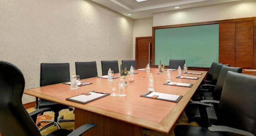St Giles Boulevard Hotel 4*